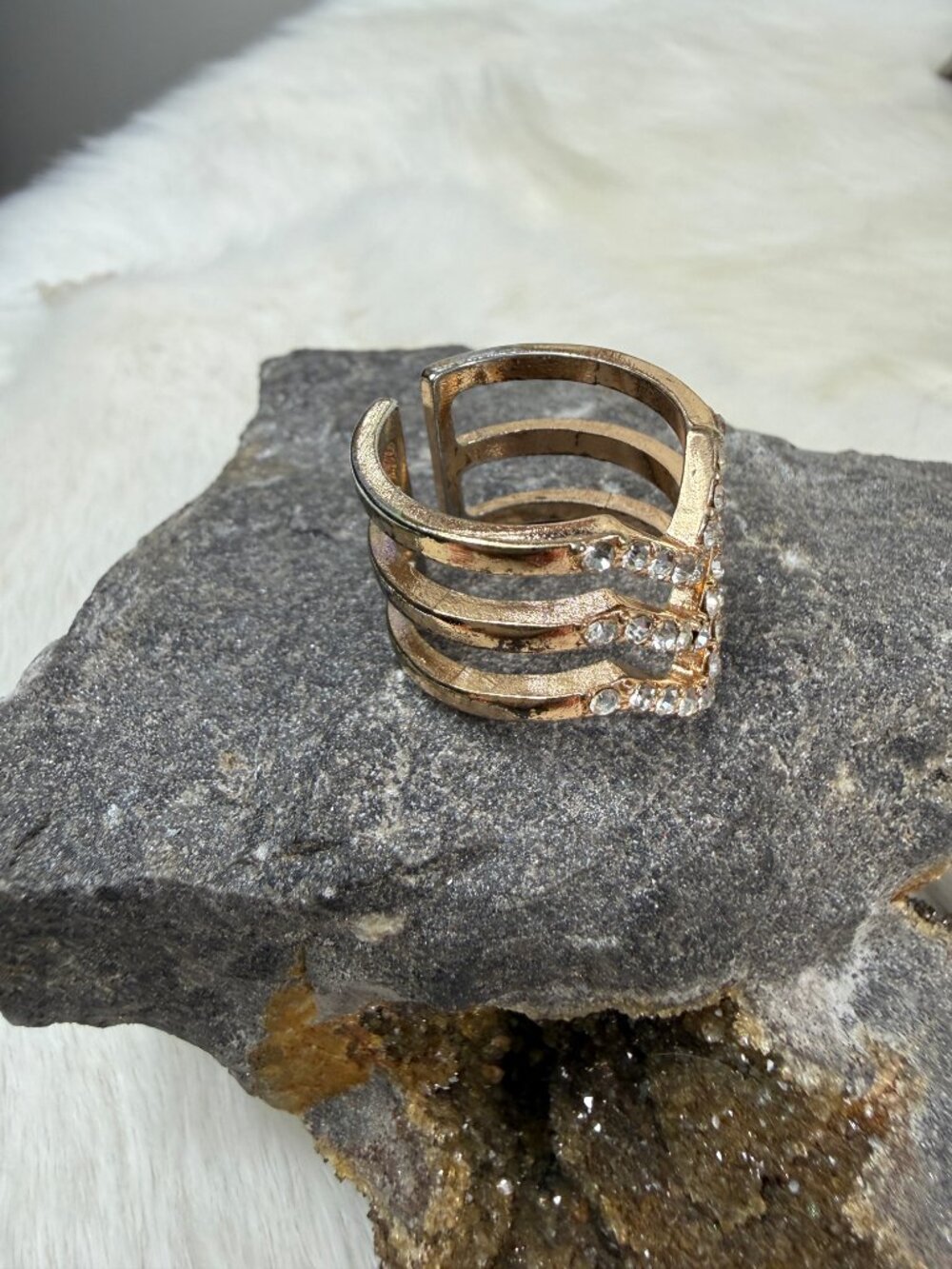 Gold Tone Rhinestone Chevon Ring Adjustable Size 9.75 - Picture 5 of 6